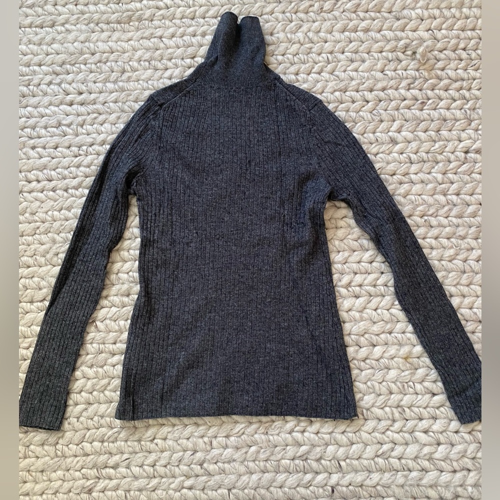 Babaton—grey turtleneck—size XS